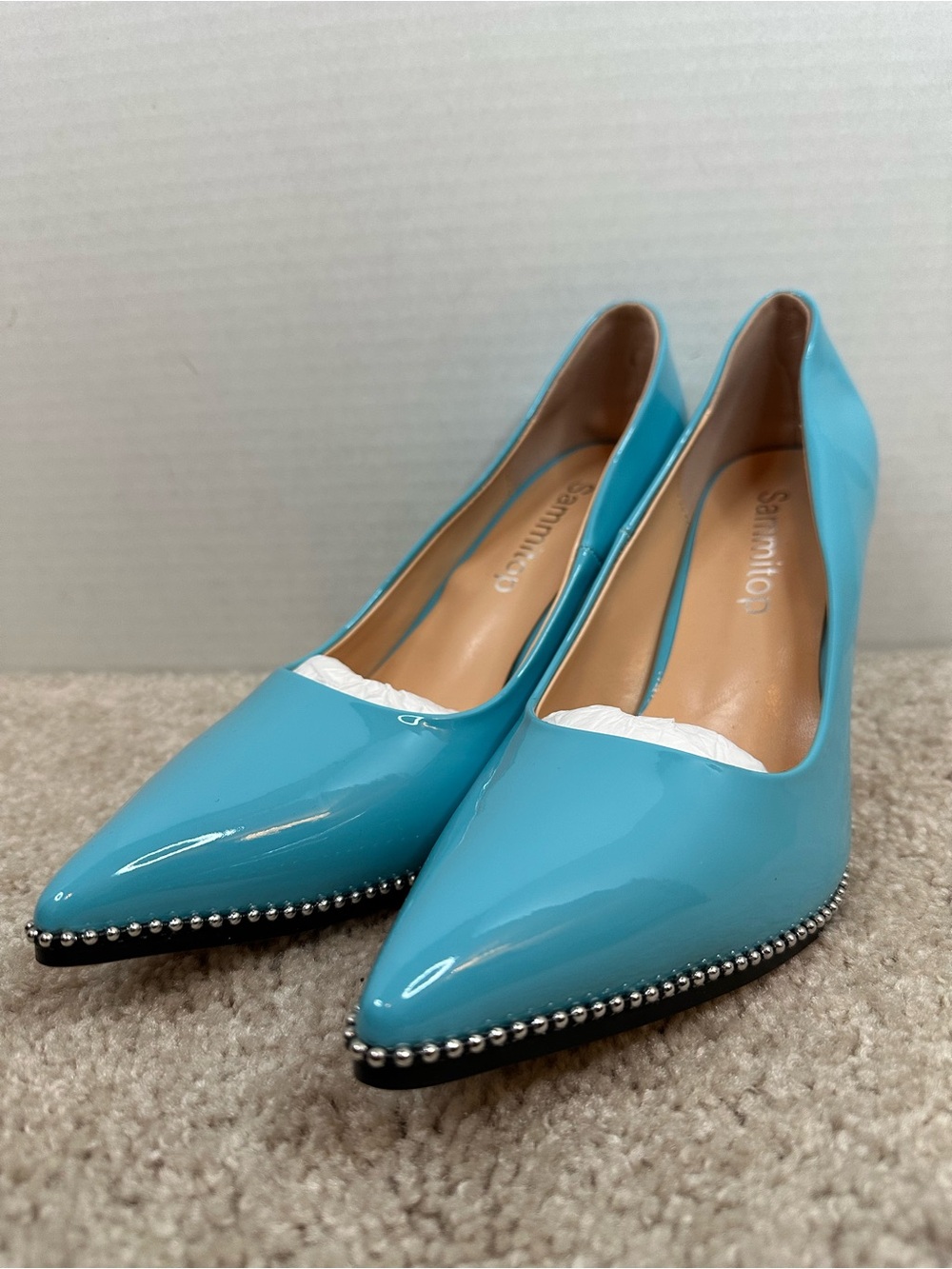 Pointed-Toe Patent Pumps in Turquoise with Stud Trim, size 9.5, new without box